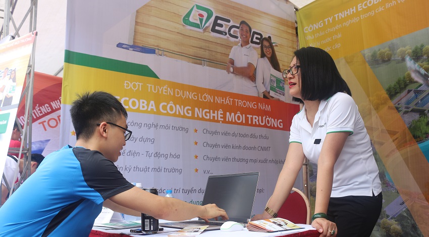 ngay-hoi-huong-nghiep-va-viec-lam-nam-2019-khoi-nguon-luc-don-thanh-cong-9
