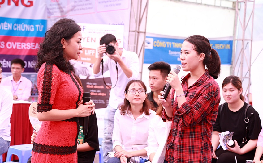 ngay-hoi-huong-nghiep-va-viec-lam-nam-2019-khoi-nguon-luc-don-thanh-cong-11