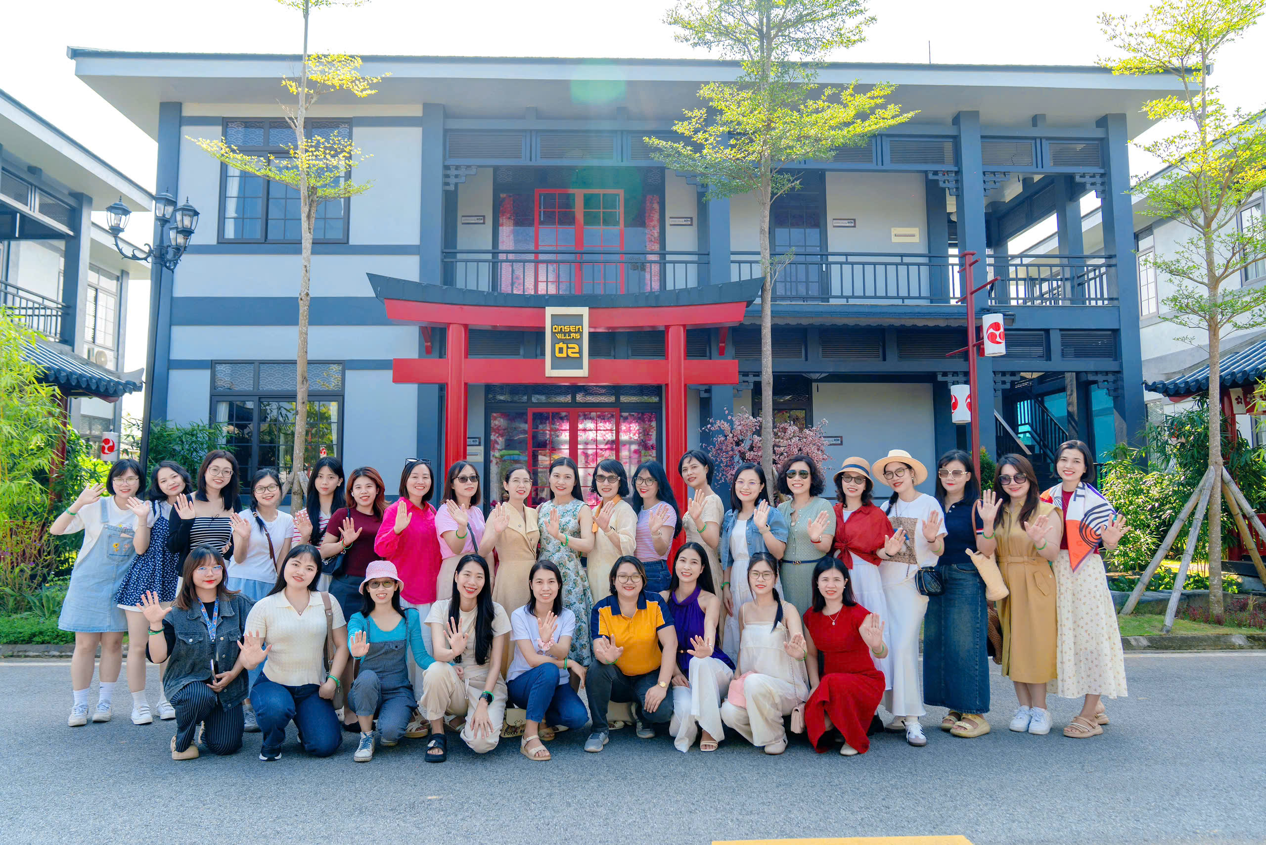 “Dating with Autumn” – Honoring Women on Vietnamese Women’s Day 1 bbcc6950b69f3bc1628e